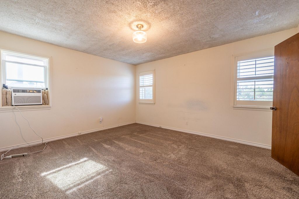 Image 7 of property listing at 204 Cedar Drive, Ozona, TX 76943