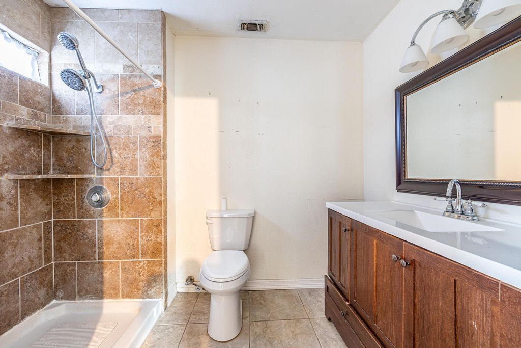 Image 8 of property listing at 204 Cedar Drive, Ozona, TX 76943