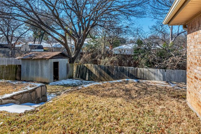 1301 Oak Timber Drive, Euless, TX 76039