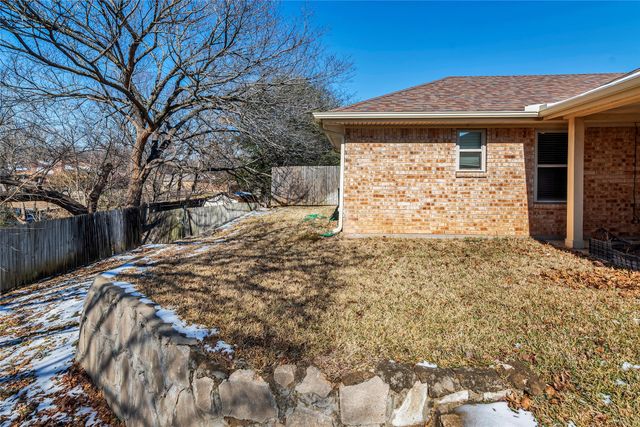 1301 Oak Timber Drive, Euless, TX 76039