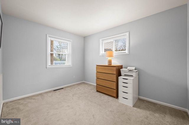 25 MIDLAND AVE, Berwyn, PA 19312