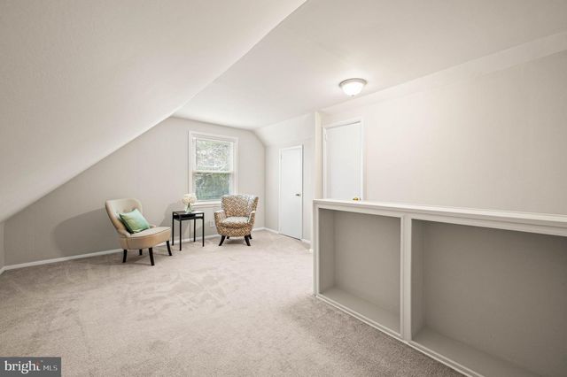 25 MIDLAND AVE, Berwyn, PA 19312