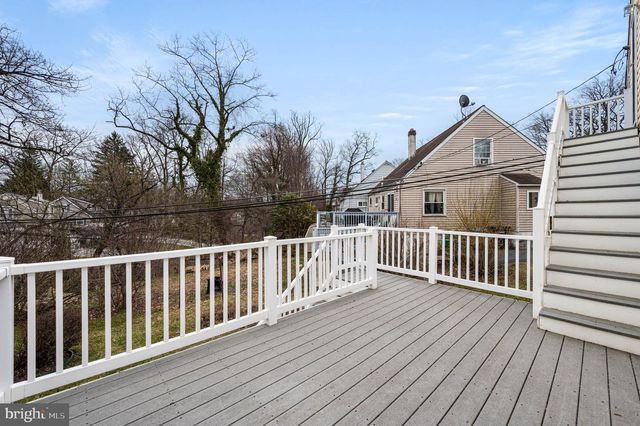 25 MIDLAND AVE, Berwyn, PA 19312