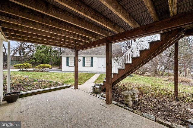 25 MIDLAND AVE, Berwyn, PA 19312