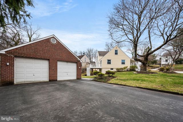 25 MIDLAND AVE, Berwyn, PA 19312