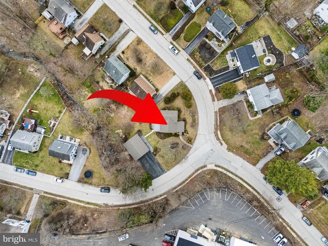 25 MIDLAND AVE, Berwyn, PA 19312