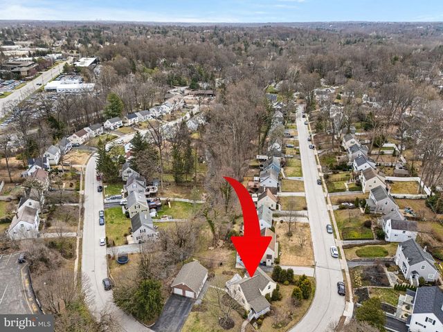 25 MIDLAND AVE, Berwyn, PA 19312