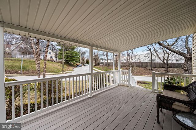 25 MIDLAND AVE, Berwyn, PA 19312