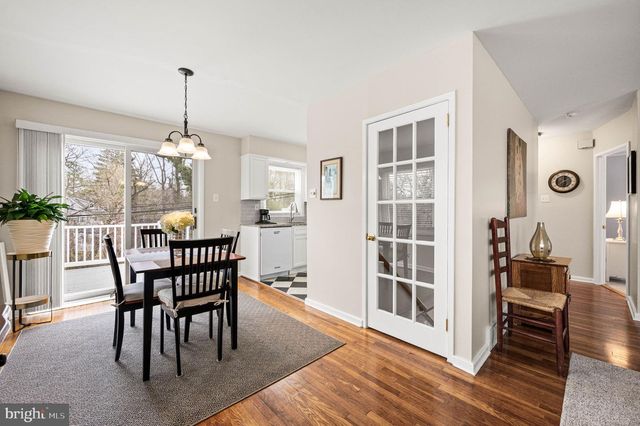 25 MIDLAND AVE, Berwyn, PA 19312