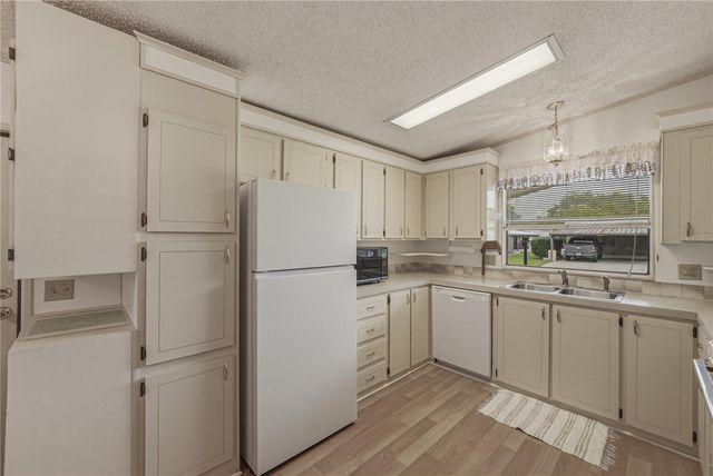 35116 COLONY HILLS DRIVE, Zephyrhills, FL 33541