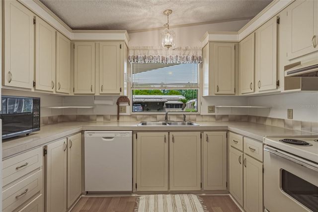 35116 COLONY HILLS DRIVE, Zephyrhills, FL 33541