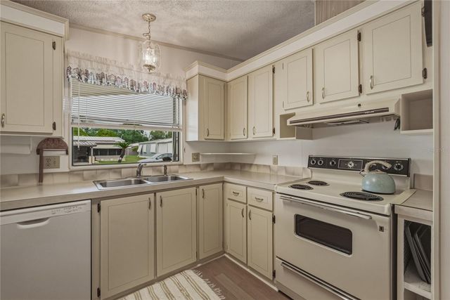 35116 COLONY HILLS DRIVE, Zephyrhills, FL 33541