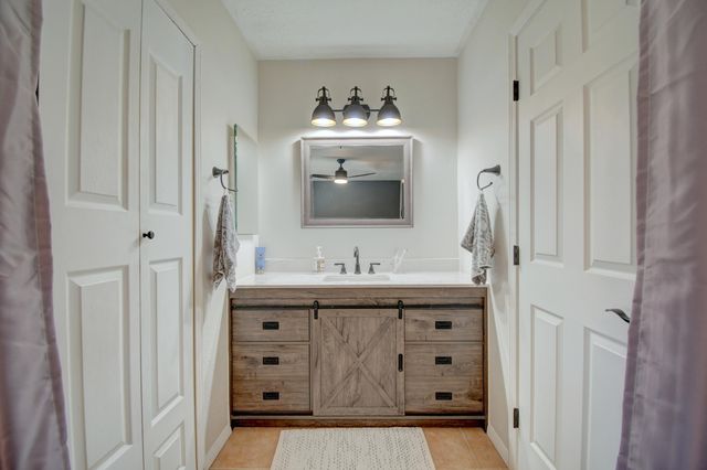 4909 Chromium Drive NE, Rio Rancho, NM 87124