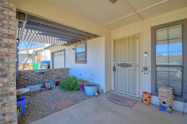 4909 Chromium Drive NE, Rio Rancho, NM 87124