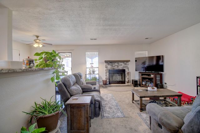 4909 Chromium Drive NE, Rio Rancho, NM 87124