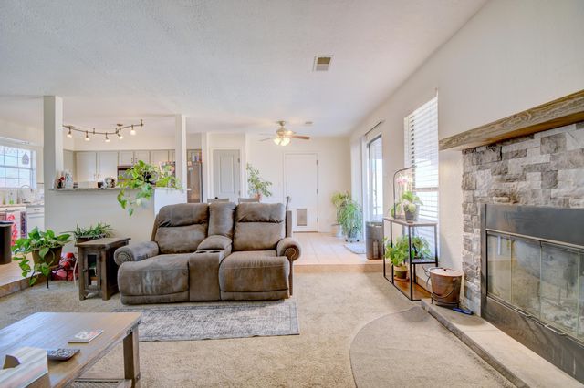 4909 Chromium Drive NE, Rio Rancho, NM 87124