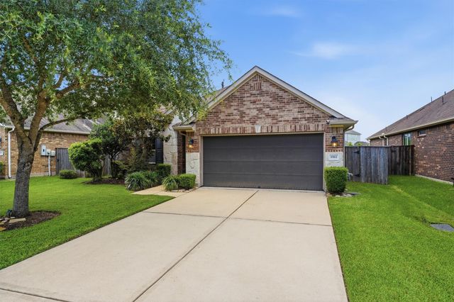 1911 Cedar Ridge Lane, Pearland, TX 77089