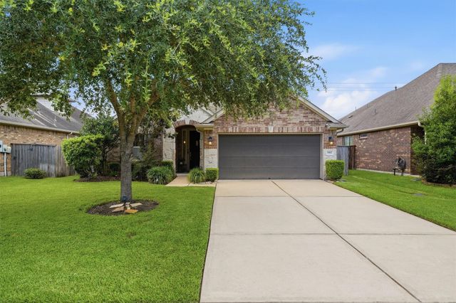 1911 Cedar Ridge Lane, Pearland, TX 77089