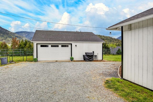 2315 NE Foothill Boulevard, Grants Pass, OR 97526