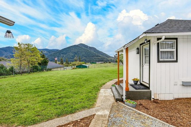 2315 NE Foothill Boulevard, Grants Pass, OR 97526