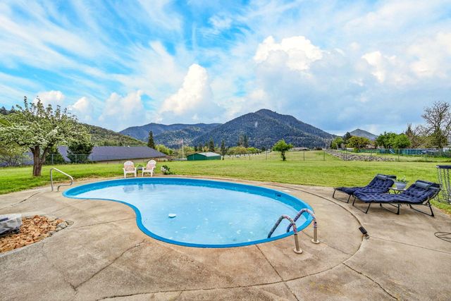 2315 NE Foothill Boulevard, Grants Pass, OR 97526