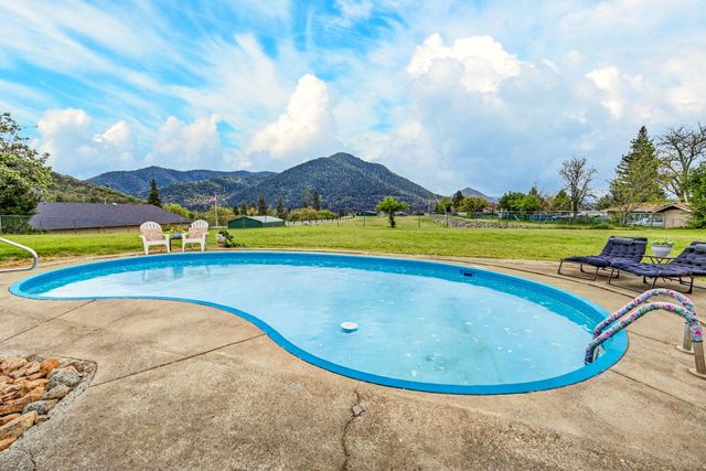 2315 NE Foothill Boulevard, Grants Pass, OR 97526