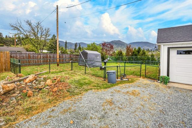 2315 NE Foothill Boulevard, Grants Pass, OR 97526