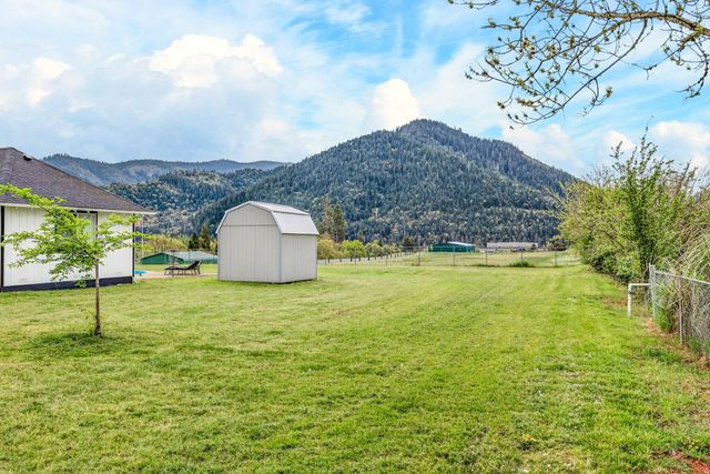 2315 NE Foothill Boulevard, Grants Pass, OR 97526