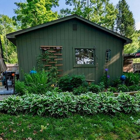 275 Negaunee Lake Drive, Evart, MI 49631