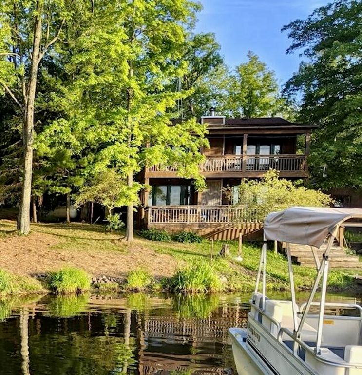 275 Negaunee Lake Drive, Evart, MI 49631