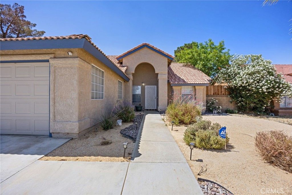 Image 12 of property listing at 830 E Avenue K4, Lancaster, CA 93535