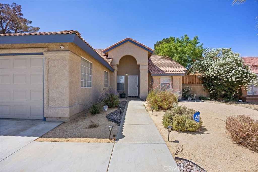 Image 15 of property listing at 830 E Avenue K4, Lancaster, CA 93535