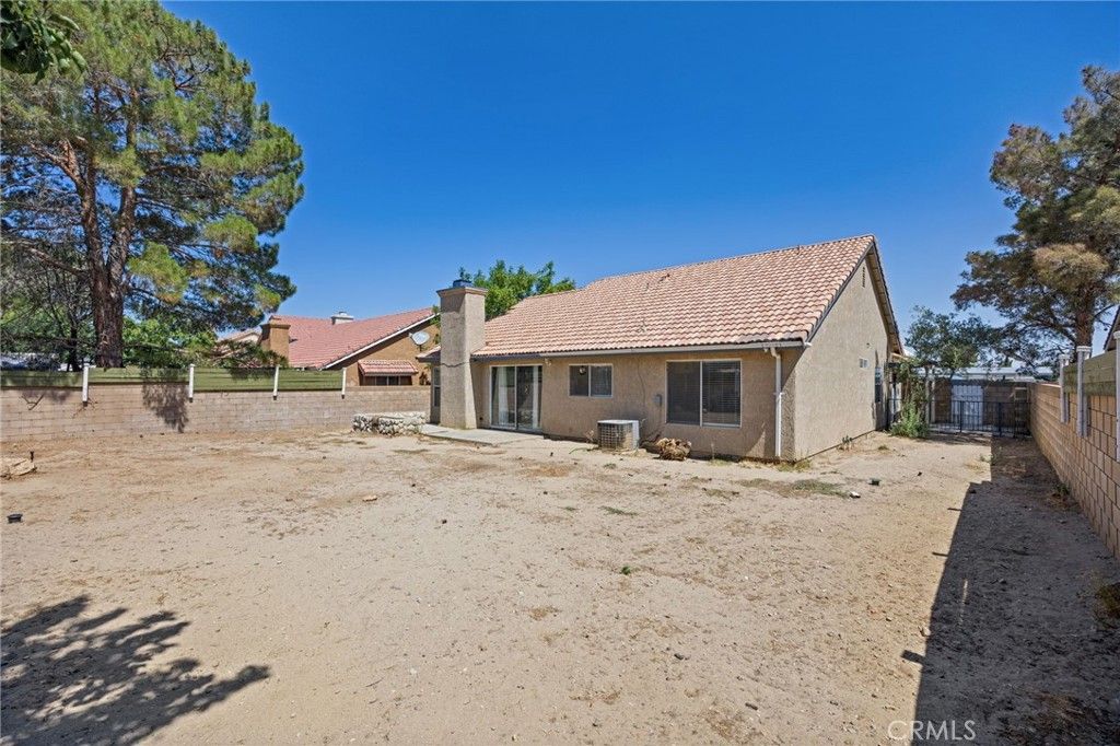 Image 18 of property listing at 830 E Avenue K4, Lancaster, CA 93535