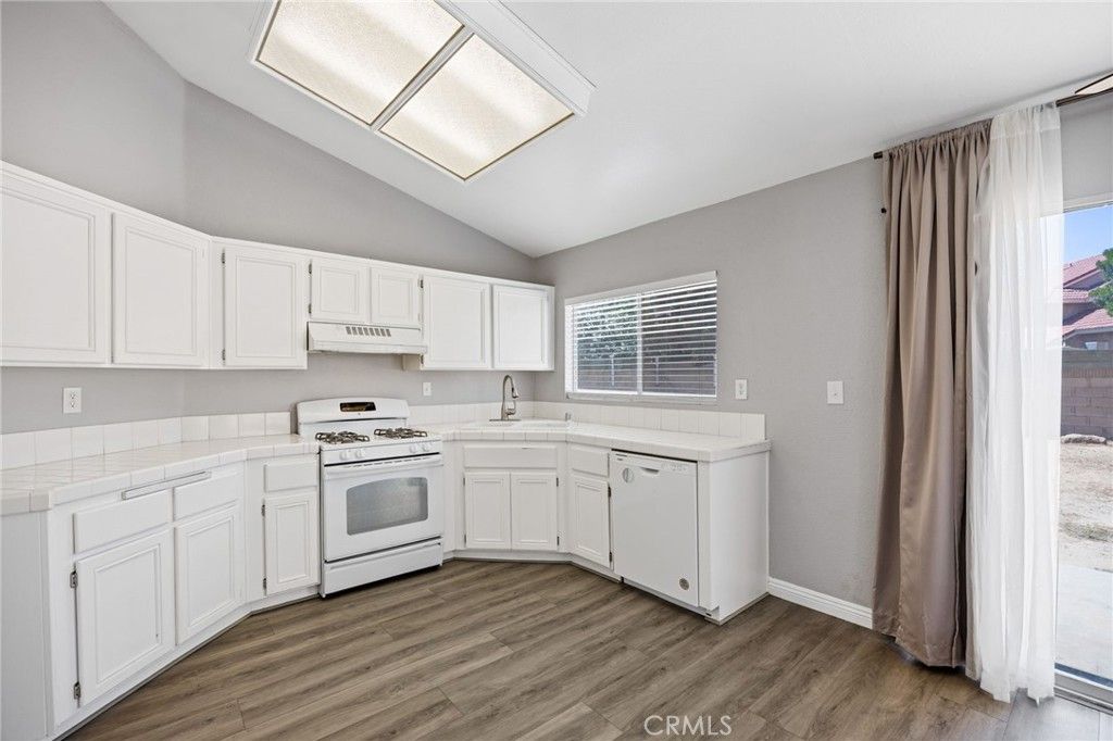 Image 27 of property listing at 830 E Avenue K4, Lancaster, CA 93535