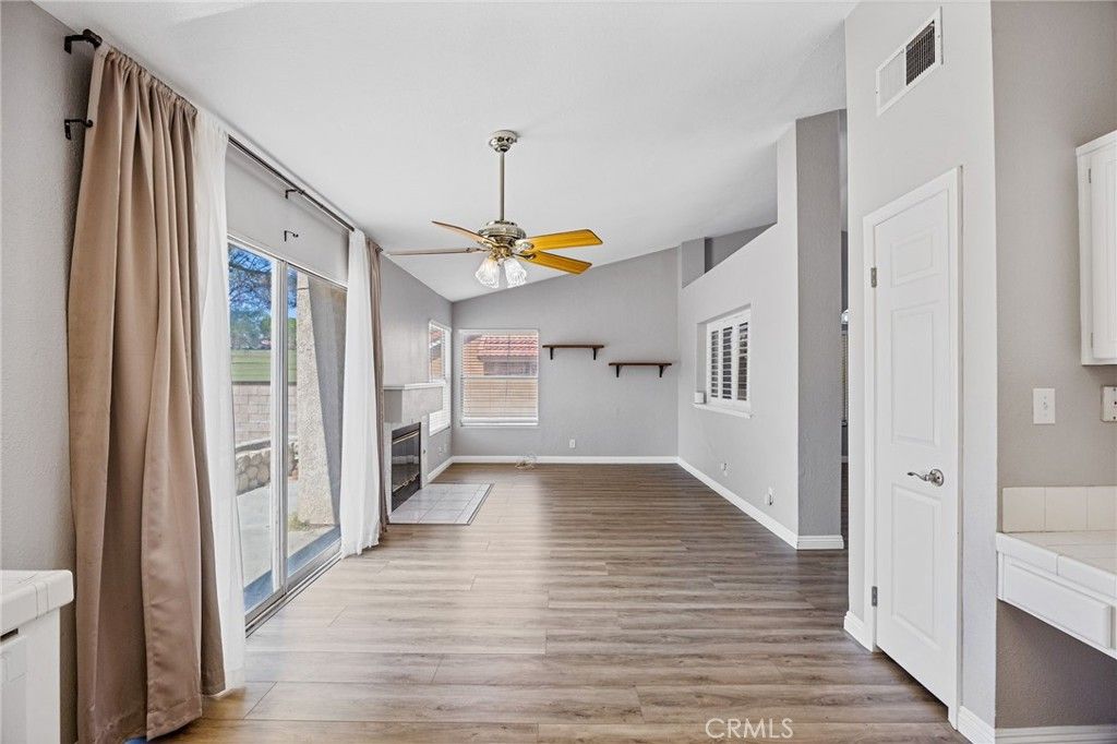 Image 3 of property listing at 830 E Avenue K4, Lancaster, CA 93535
