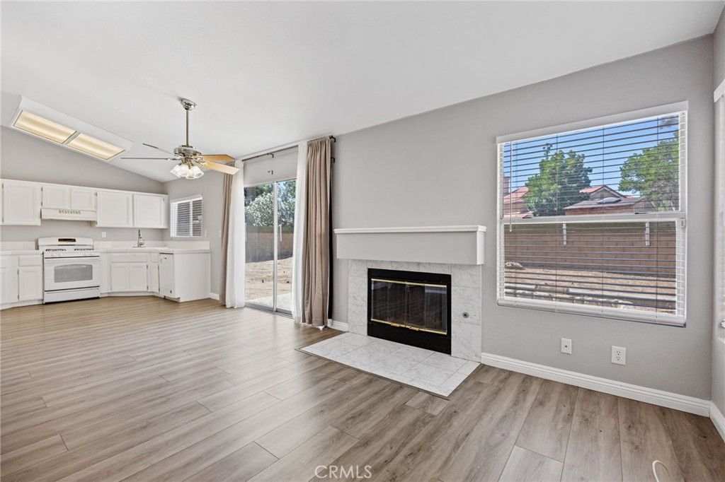 Image 4 of property listing at 830 E Avenue K4, Lancaster, CA 93535