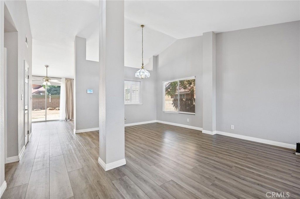 Image 7 of property listing at 830 E Avenue K4, Lancaster, CA 93535