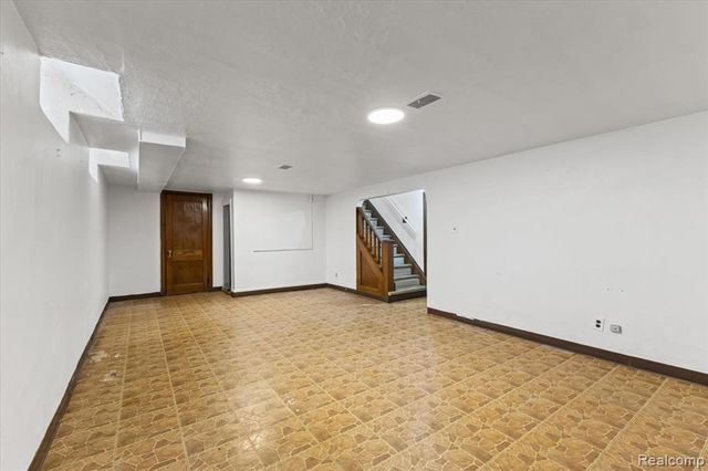 12125 E Outer Drive, Detroit, MI 48224