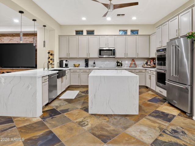 2539 W CAVALRY Drive, Phoenix, AZ 85086