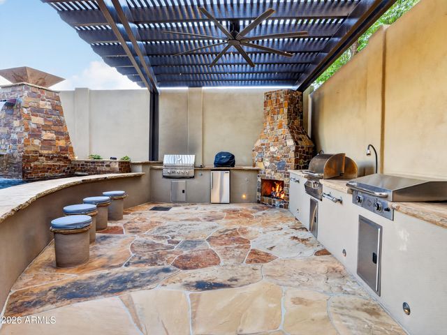 2539 W CAVALRY Drive, Phoenix, AZ 85086