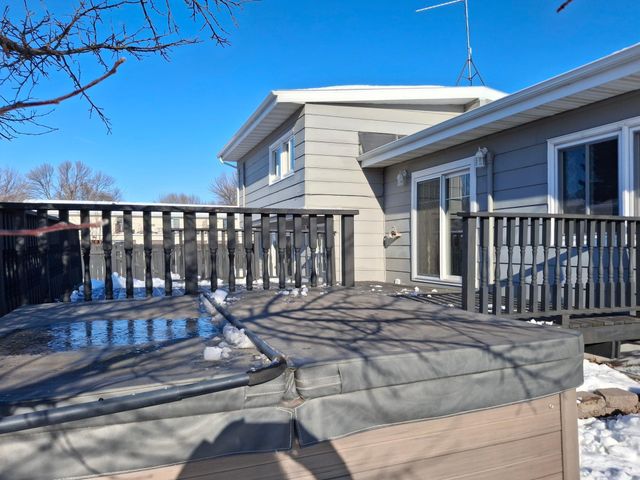 403 3rd Avenue NW, Dilworth, MN 56529