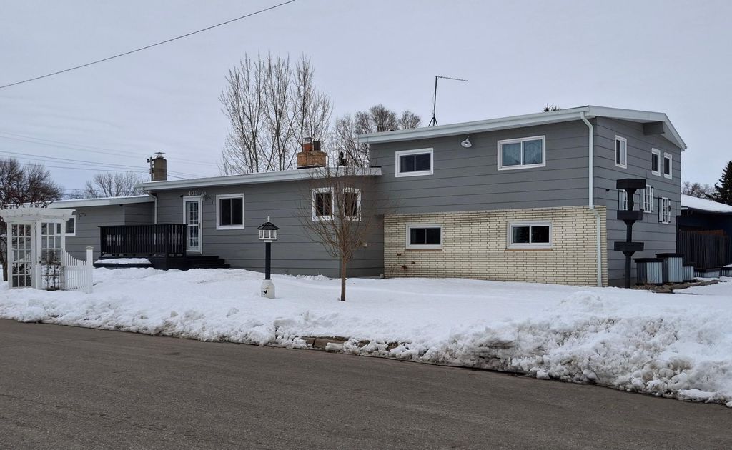 403 3rd Avenue NW, Dilworth, MN 56529