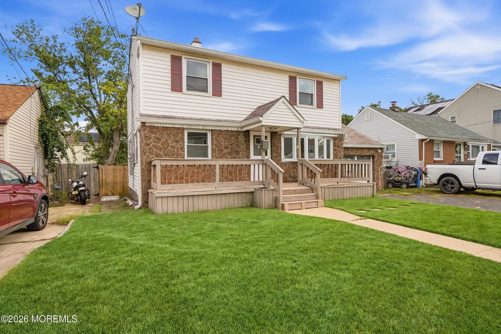 25 Collins Avenue, Port Monmouth, NJ 07758