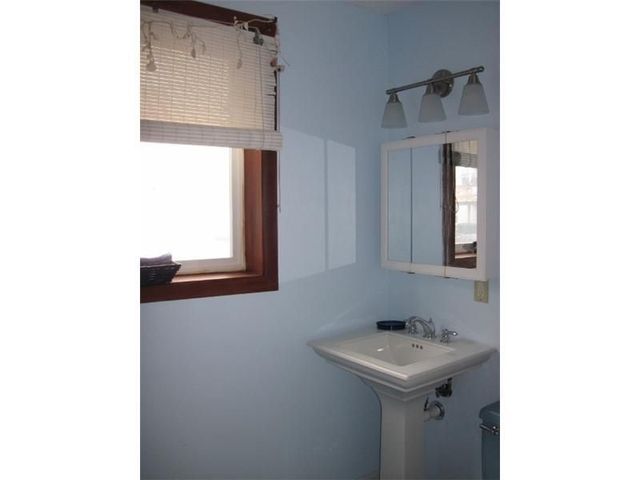 35 Treasure Road, Narragansett, RI 02882