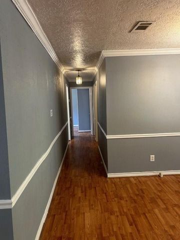 302 Arrowhead Drive, Conroe, TX 77316