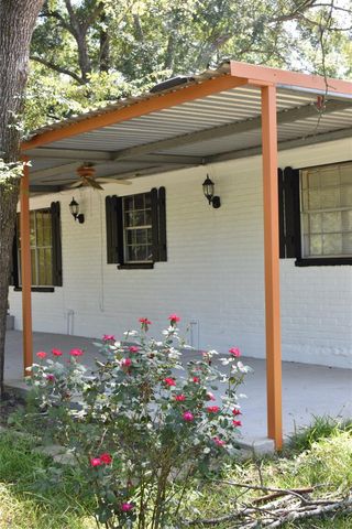 302 Arrowhead Drive, Conroe, TX 77316