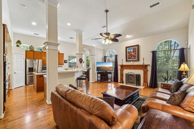 14 Serene Creek Place, The Woodlands, TX 77382