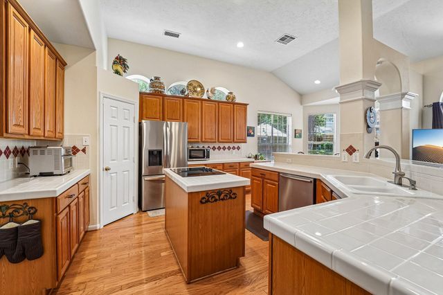 14 Serene Creek Place, The Woodlands, TX 77382