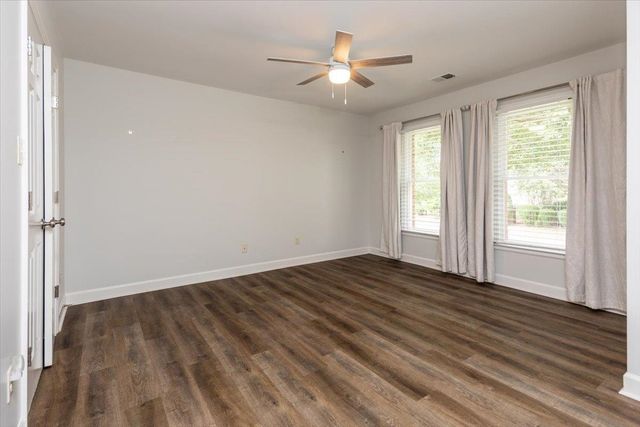 566 GREEN OAKS LN, Collierville, TN 38017