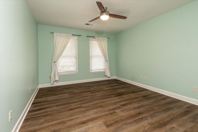 566 GREEN OAKS LN, Collierville, TN 38017